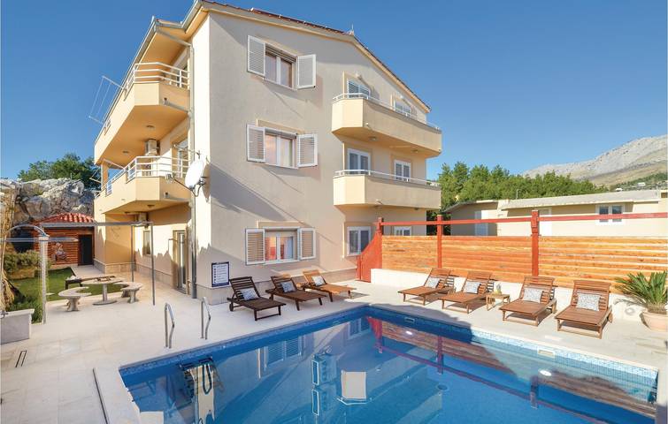 Casa de vacaciones para 11 personas, con piscina además de terraza y sauna - 1