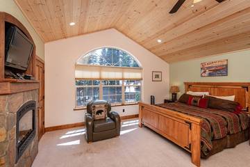 Vacation House for 12 Guests in Carnelian Bay, Placer County, Picture 3