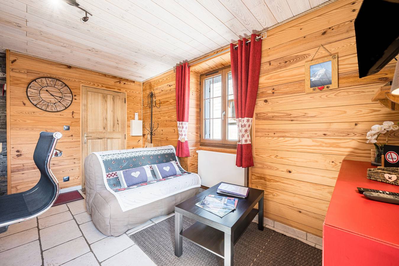 Apartamento entero, Apartamento 'Gîte Val-cenis La Gelinotte Cosy' con Wi-Fi in Termignon, Región de Saint-Jean-de-Maurienne