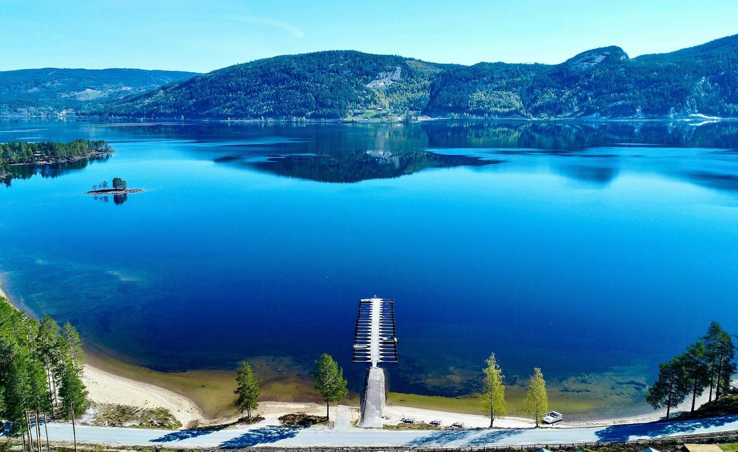 Hütte mit zwei Wohnzimmern und Strandzugang bei Nisser in Nissedal