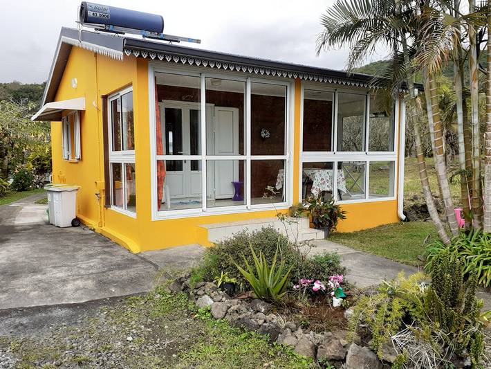 Gîte pour 2 personnes, avec terrasse et jardin