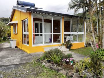 Gîte pour 2 personnes, avec jardin et terrasse sur l' Île de la Réunion