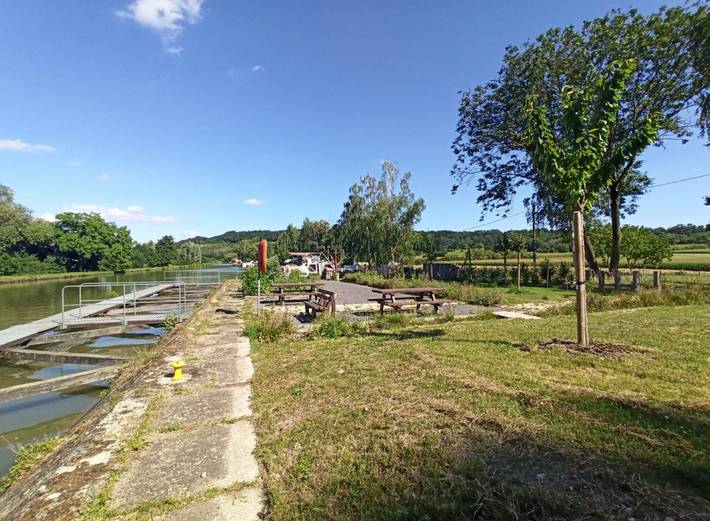 Péniche pour 4 personnes, avec jardin dans Grand Est - 4