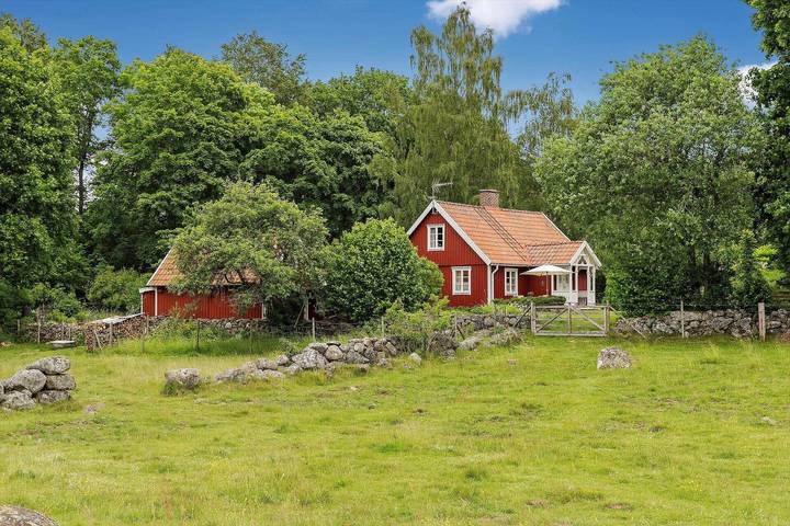Ferienhaus für 4 Personen, mit Seeblick und Terrasse sowie Garten in Skane