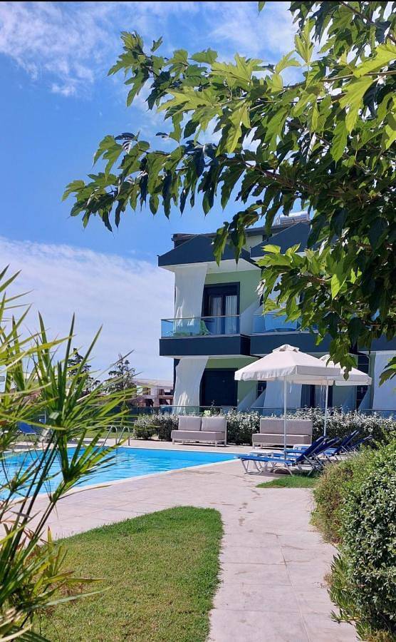 Apartamento de vacaciones para 4 personas, con jardín además de piscina y vistas - 1