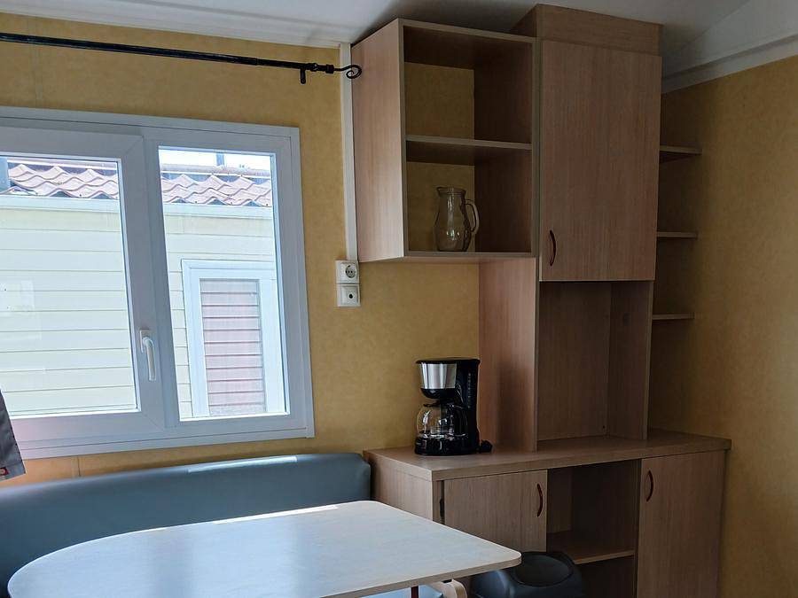 Camping Borepo - Mobile home 4 persons - Standard Sun Roller - 2 Bedrooms in Villeveyrac, Côte d'Améthyste