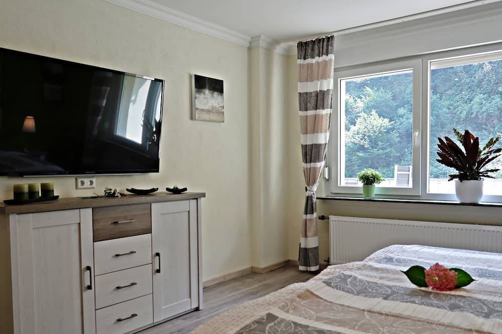 Ganze Wohnung, Roosartige Ferien - Ferienwohnung am Weiherturm - Bacharach in Bacharach, Mittelrhein