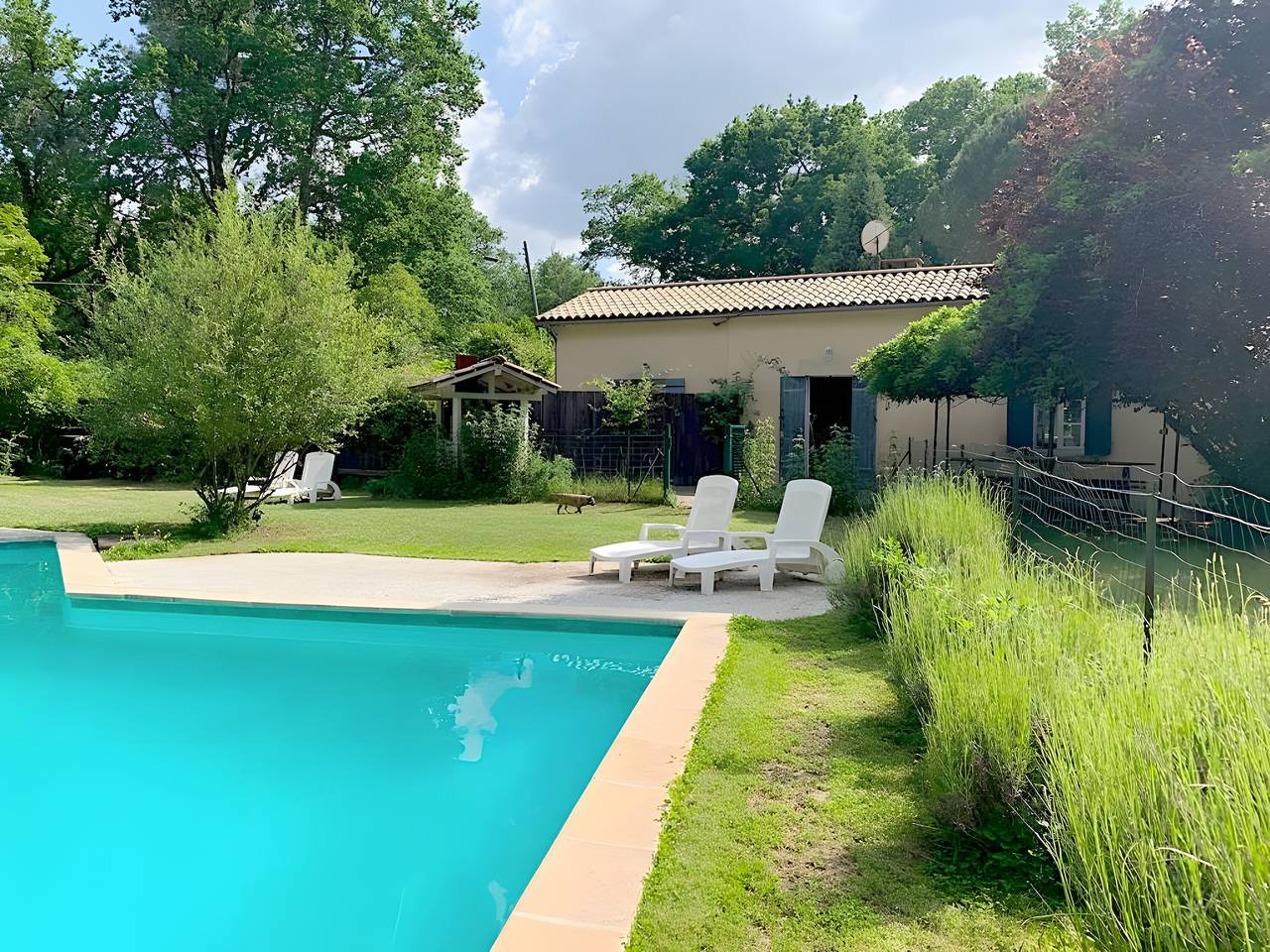 Maison calme et indépendante avec piscine et jardin privatifs, à 30 min de Bordeaux in Origne, Région de Langon