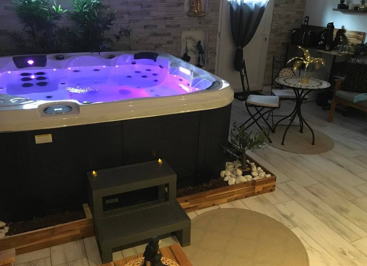 Suite romantique et cosy avec Spa in Le Relecq-Kerhuon, Région de Brest