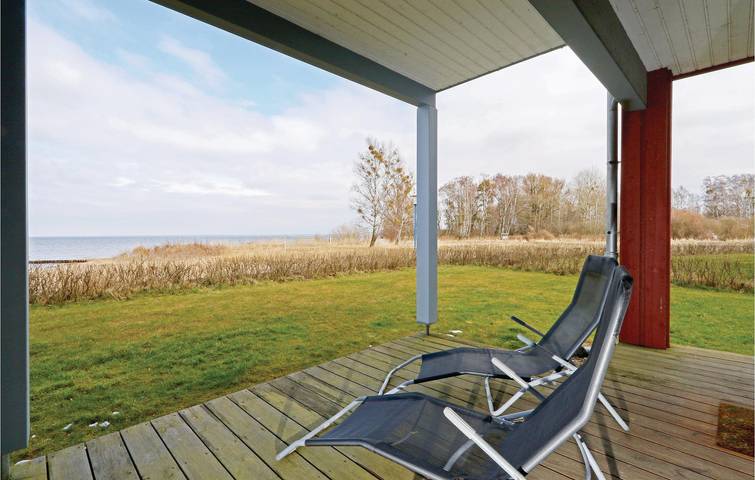 Ferienwohnung für 4 Personen, mit Terrasse und Sauna sowie Seeblick an der Müritz