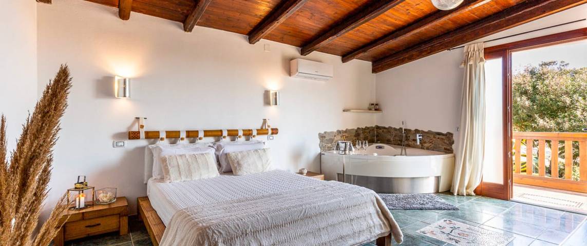 Zimmer für 2 Personen, mit Balkon und Garten in Italien