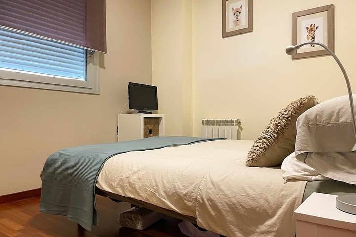 Ganze Wohnung, Parkplatz, sonniger Balkon, gut ausgestattet - Hostem in Vilanova i la Geltrú, Garraf