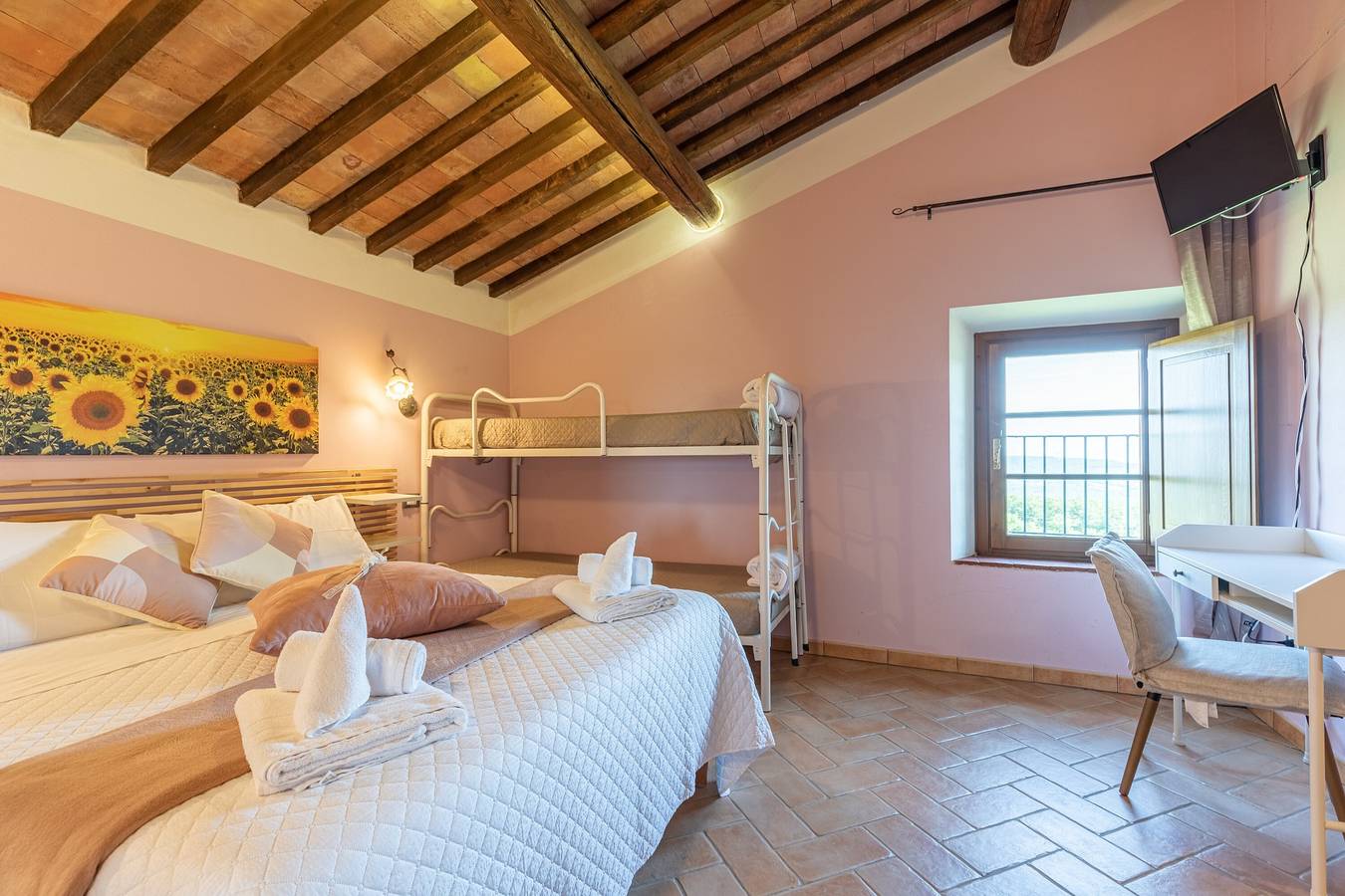 Zimmer 'Girasole' mit Bergblick, Gemeinschaftspool und Wlan in Chianciano Terme, Siena Provinz