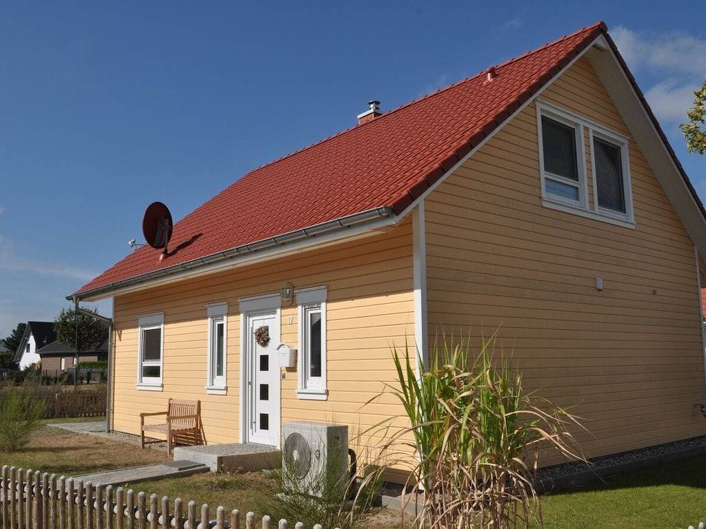 Ferienhaus in Warin mit Schwimmbecken in Warin, Nordwestmecklenburg (Wismar und Umgebung)