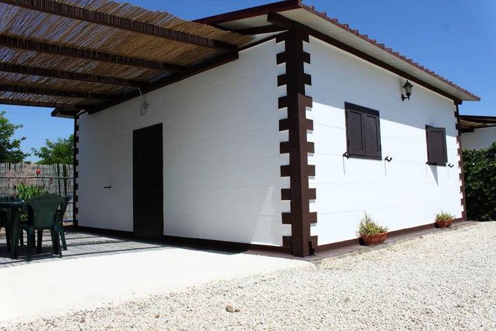 Camping für 3 Personen, mit Garten und Ausblick, kinderfreundlich in Süditalien - 2