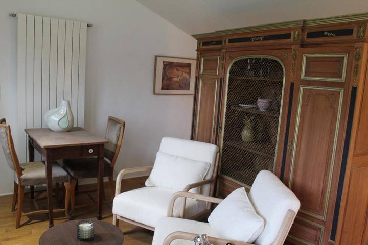 Location de vacances pour 2 personnes, avec jardin et piscine ainsi que vue et terrasse, animaux acceptés à Sabran - 2