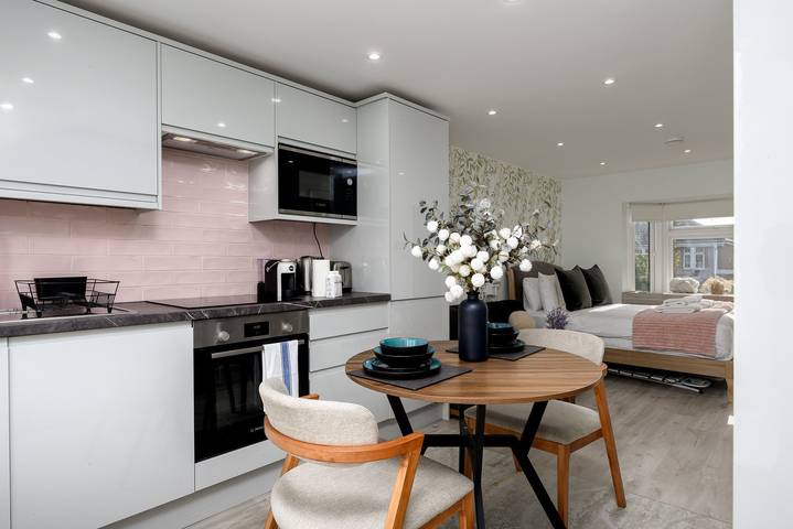 Ganzes Studio, Guestready - Modern studio near Wembley Stadium in Ealing, London