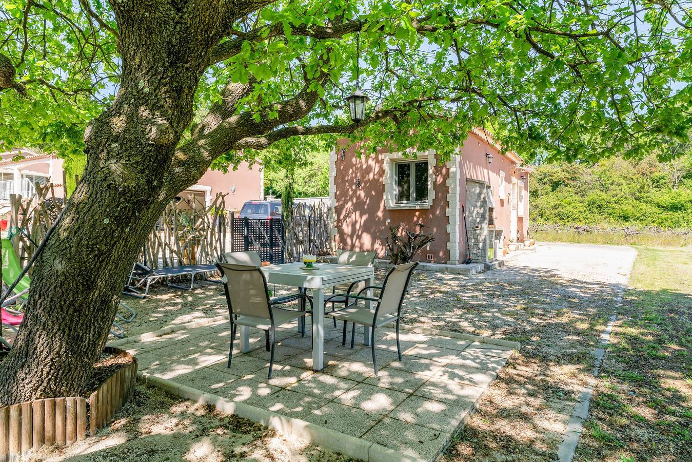 La Petite Maison im Weinberg – Ferienhaus in Südfrankreich, ruhige Lage in Gaujac, Nimes und Umgebung
