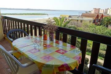 Chalet pour 4 personnes, avec terrasse, animaux acceptés à Gruissan