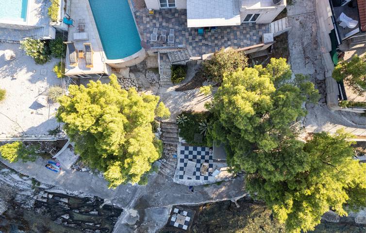 Ferienhaus für 10 Personen, mit Terrasse und Garten sowie Pool, mit Haustier auf Dugi Otok - 2