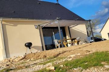 Gîte pour 6 personnes, avec jardin à Cuzance