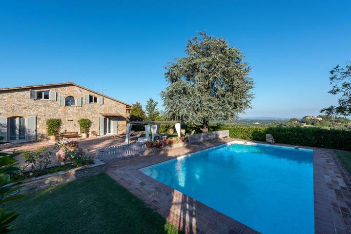 Villa pour 10 personnes, avec Balcon/Terrasse et Jardin ainsi que Piscine et Sauna à Sienne