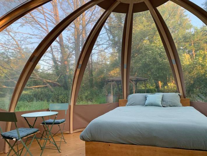Tente pour 2 personnes, avec jardin et vue dans l' Eure