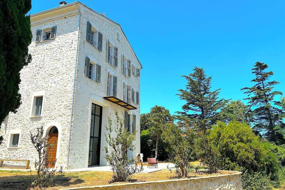 Villa Padulone in Aléria, Corte en omgeving