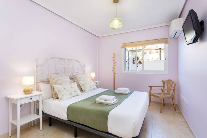 Gîte pour 4 personnes, avec terrasse et piscine, adapté aux familles à Puertito de Güímar - 3