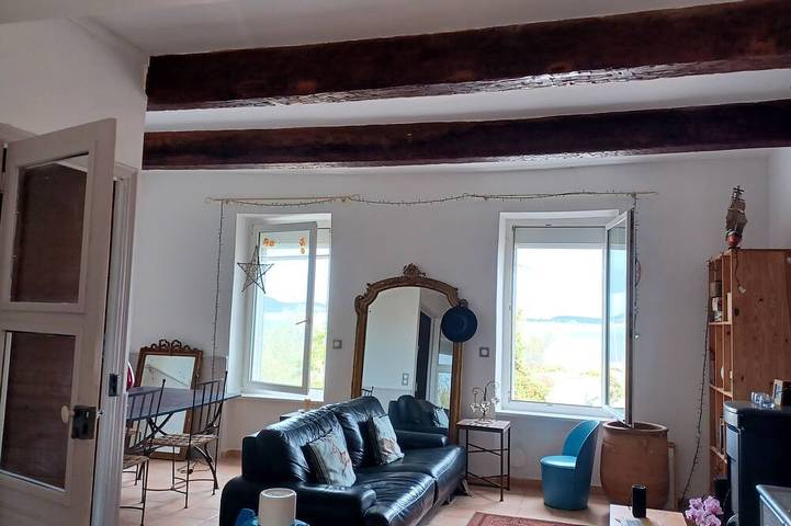Apartamento para 4 personas, con terraza en Bages (Aude)