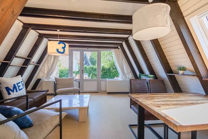 Nurdach-Haus (Typ 7) in Immenstaad am Bodensee, Region Bodensee-Oberschwaben