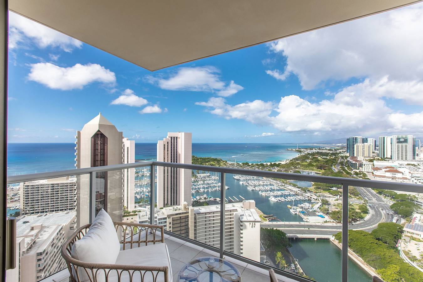 Vacation Rental for 4 Guests in Waikiki, Honolulu