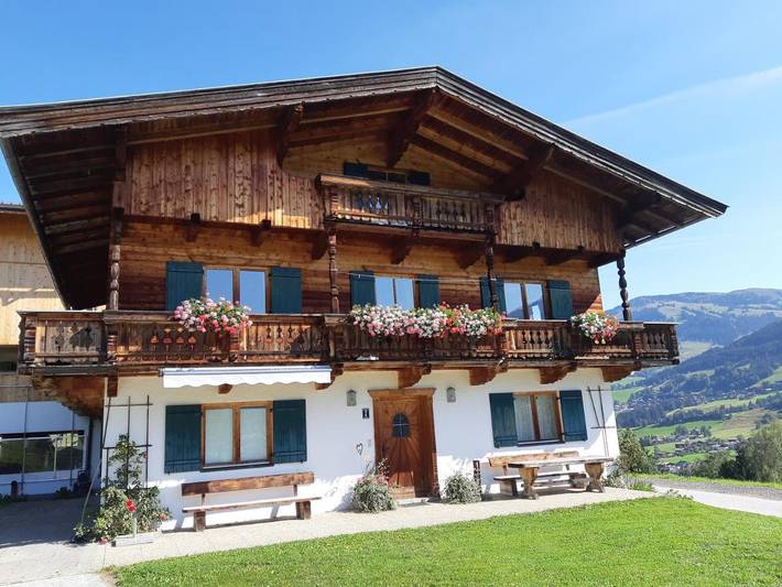 Ferienwohnung für 2 Personen, mit Balkon und Terrasse sowie Garten und Ausblick in Jochberg