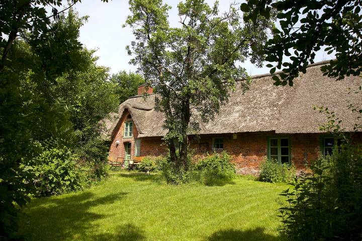 Ferienhaus für 6 Personen, mit Balkon und Whirlpool sowie Terrasse und Garten in Witzwort
