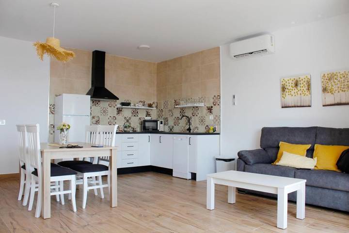 Apartamento para 4 personas, con terraza y vistas en Soportújar