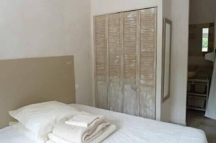 Location de vacances pour 4 personnes, avec jardin et piscine ainsi que jacuzzi et terrasse à Ceyreste - 4