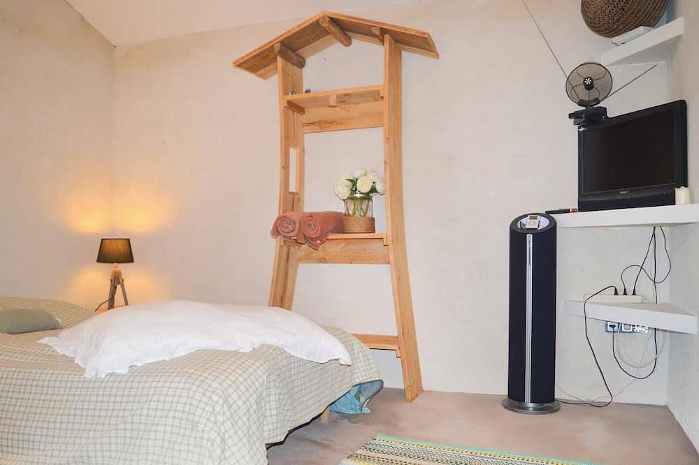 1 bedroom amazing home in Coti-Chiavari in Coti-Chiavari, Ajaccio region