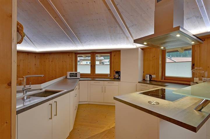 Ferienhaus für 13 Personen, mit Garten und Sauna, kinderfreundlich - 1