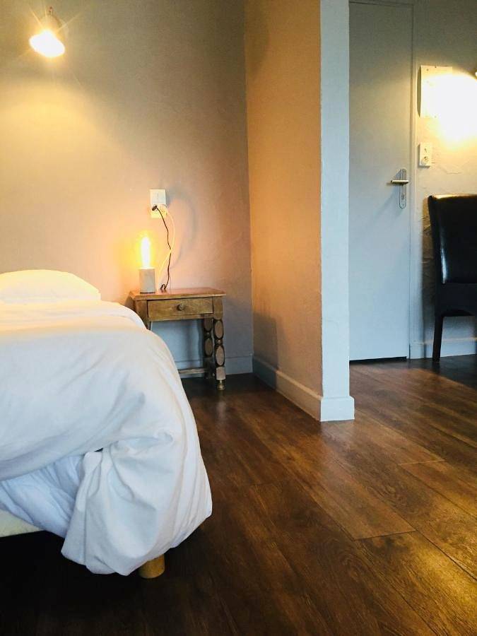 Hôtel pour 2 personnes, avec terrasse, animaux acceptés à Aumont-Aubrac - 4