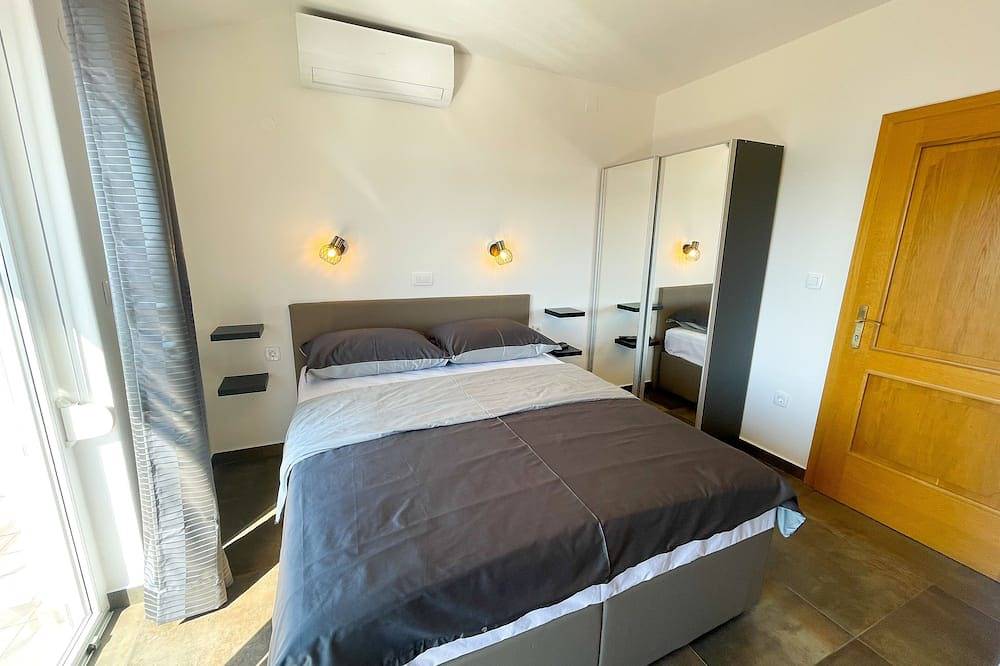Modern and cofortable room with a balcony in Dramalj, Primorje-Gorski Kotar