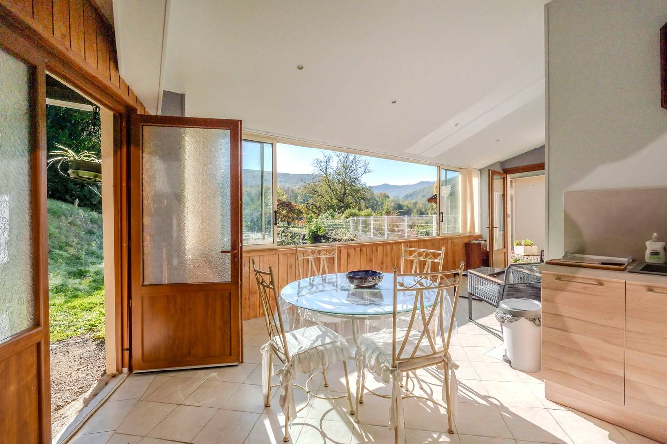 Appartement 'Moulin Ariège' avec vue sur la montagne, jardin privé et climatisation in Carla-de-Roquefort, Ariège