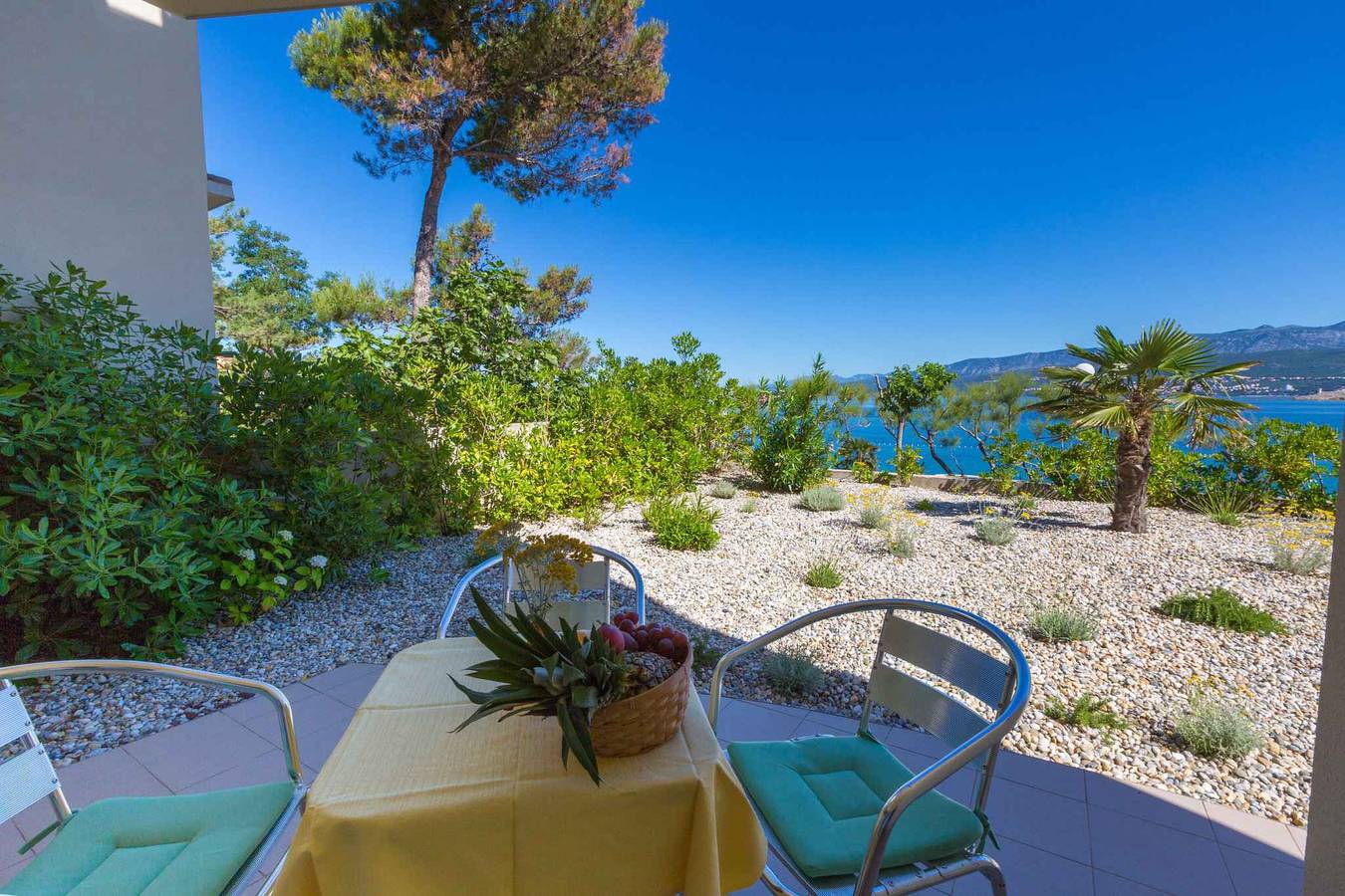 Ganze Ferienwohnung, Ferienwohnung mit Terrasse und Meerblick  in Silo (Krk), Krk
