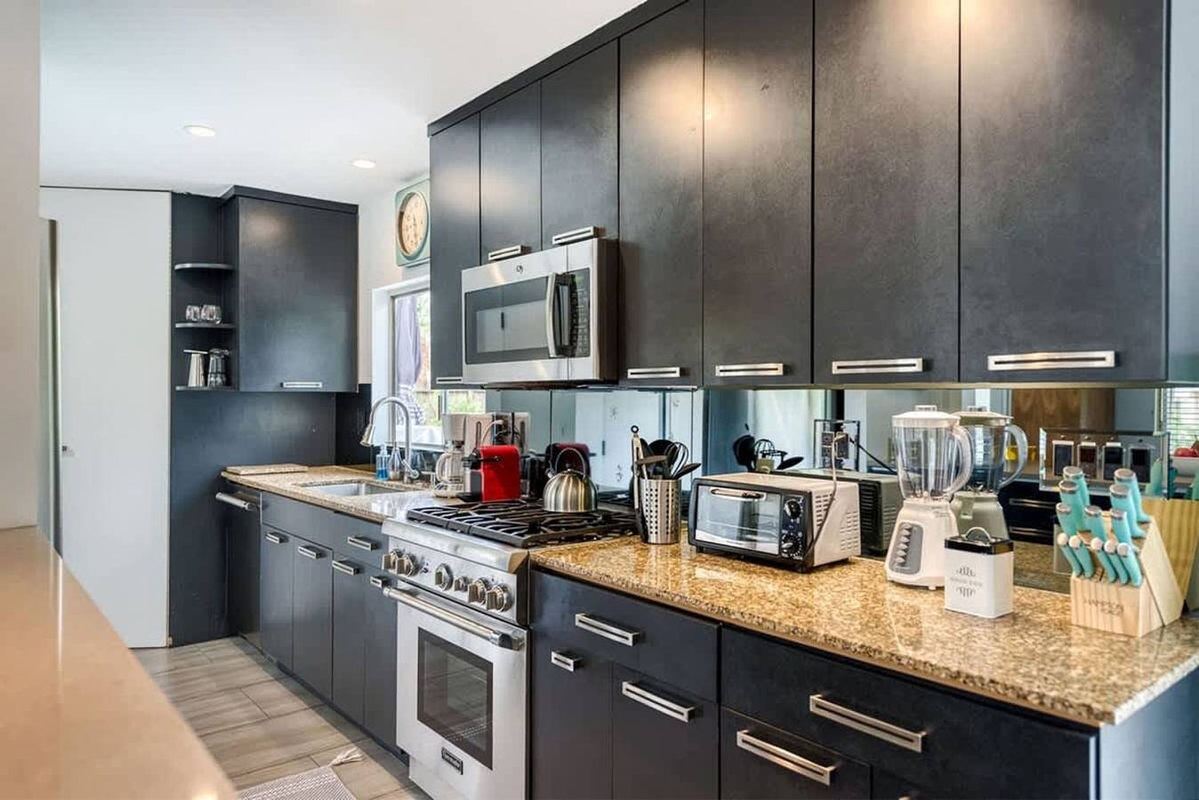 Mid-Century Oasis w Private Pool Mountain Views in Rancho Mirage, Coachella Valley