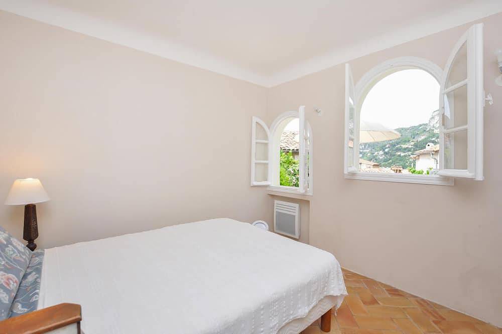 Entire apartment, 1 bedroom cozy apartment in Roquebrune-Cap-Martin in Roquebrune-Cap-Martin, Mediterranean Coast (France)