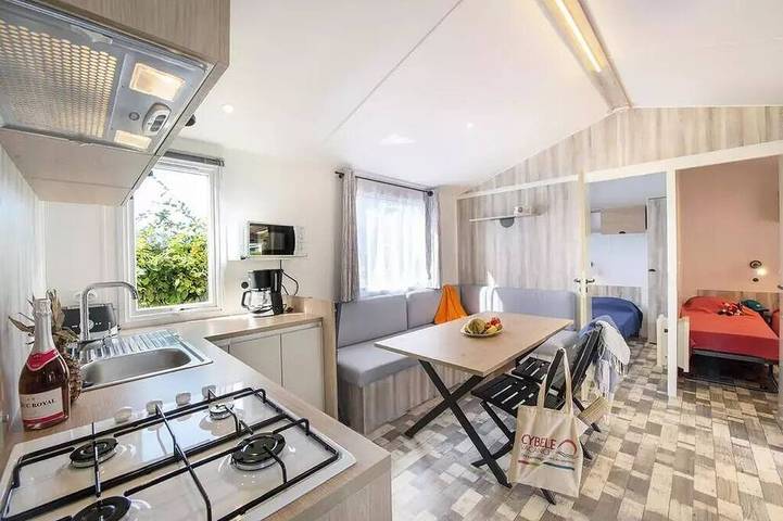 Camping voor 8 personen, with whirlpool and sauna as well as terras in Les Sables-d'Olonne