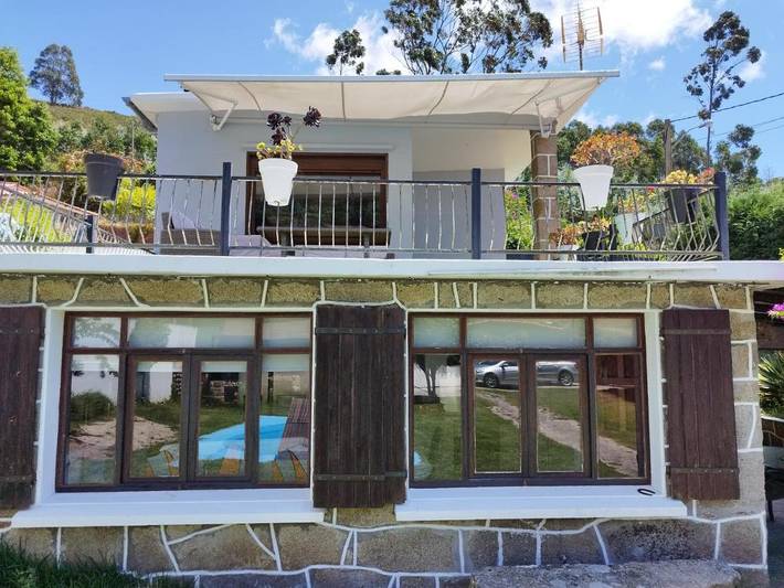 Location de vacances pour 5 personnes, avec Balcon et Terrasse ainsi que Jardin et Piscine à Ferrol - 3