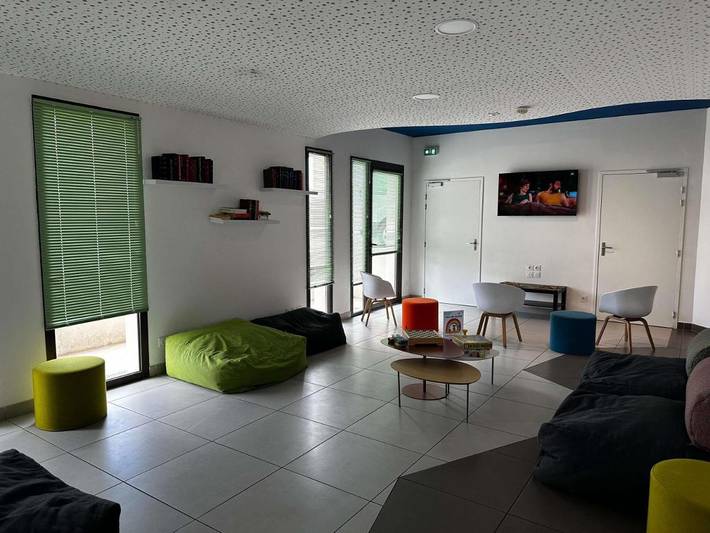 Hôtel pour 4 personnes, avec piscine et terrasse, animaux acceptés