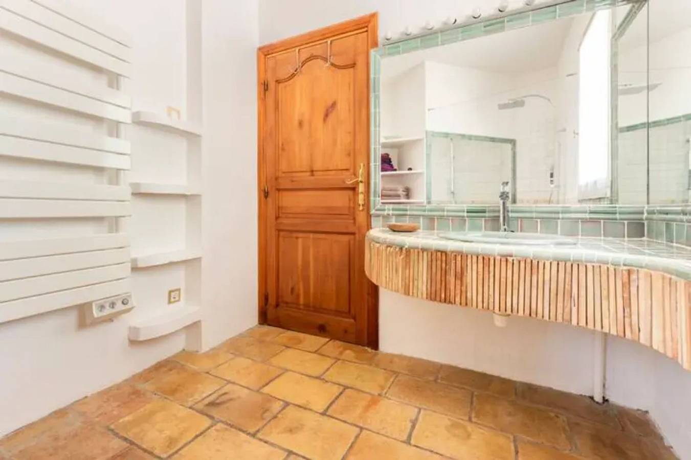 Comfortable Villa with Garden in Rognes – 200 m² in Rognes, Aix-en-Provence region