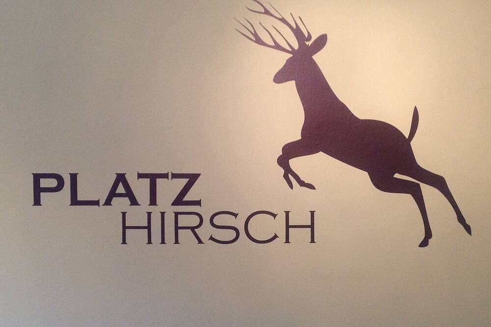 Ganze Wohnung, Sonnige Ferienwohnung - 2-5 Pers. - Landhaus-Villa - 1A Lage  - 115 qm in Garmisch-Partenkirchen, Bayerische Alpen