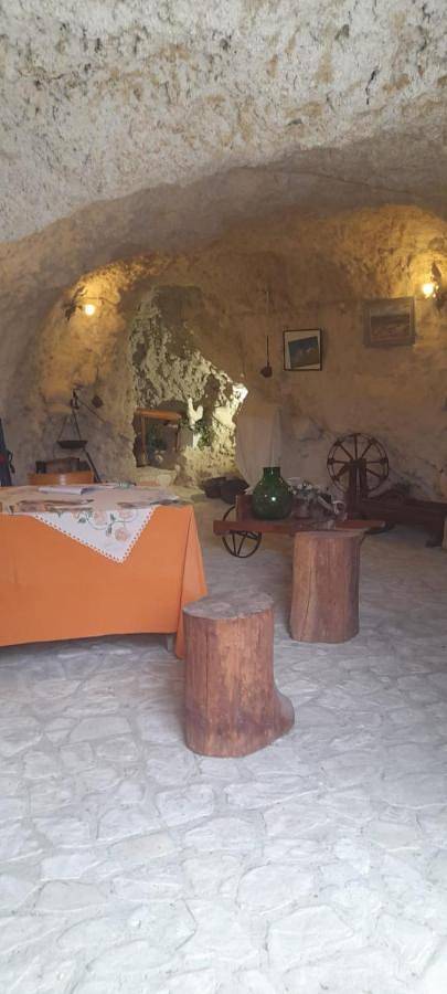 Chambre d’hôte pour 3 personnes, avec Balcon et Terrasse ainsi que Jardin et Vue dans Bominaco